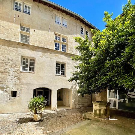 Appartement Aux Pieds Du Palais Des Papes. Avinhão Exterior foto