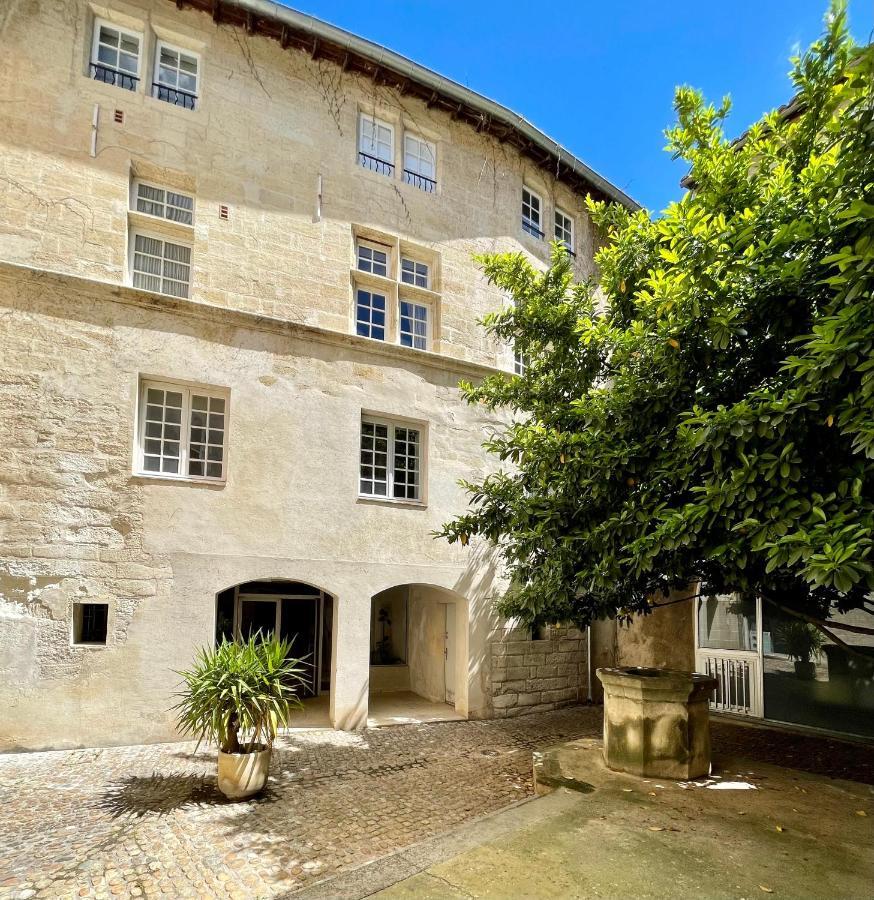 Appartement Aux Pieds Du Palais Des Papes. Avinhão Exterior foto